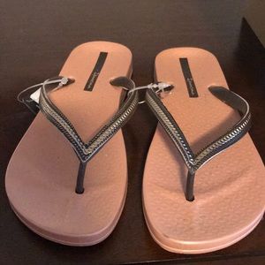 Ipanema Flip flops with tags